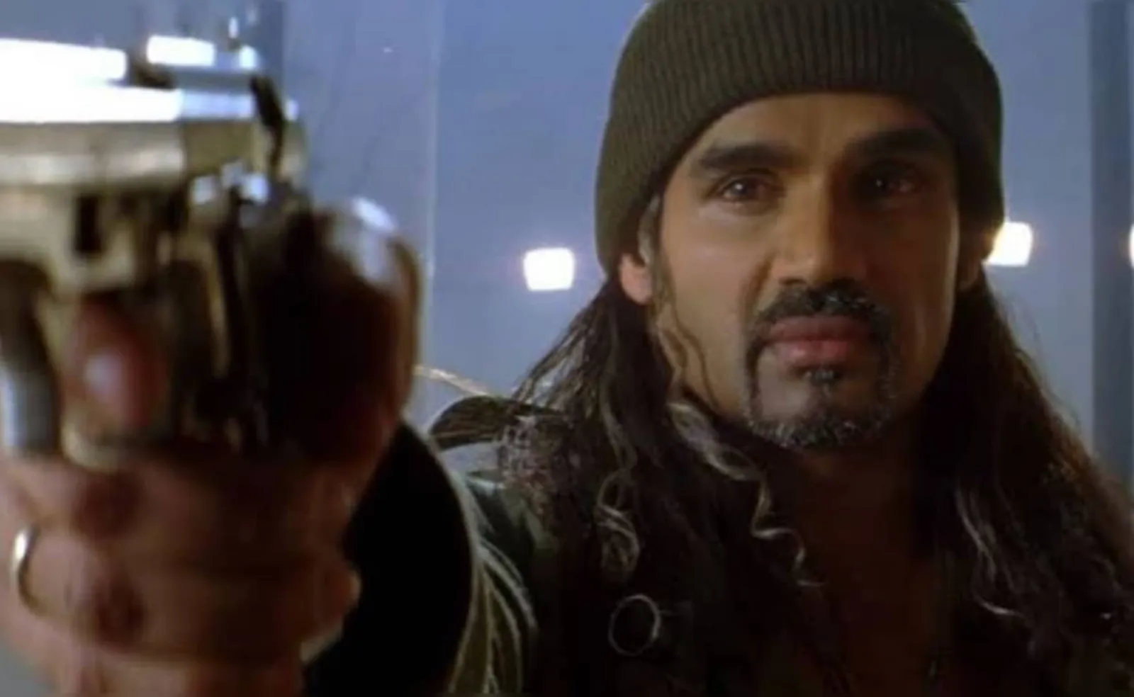 Main Hoon Na Clip With Suniel Shetty’s ‘No Peace