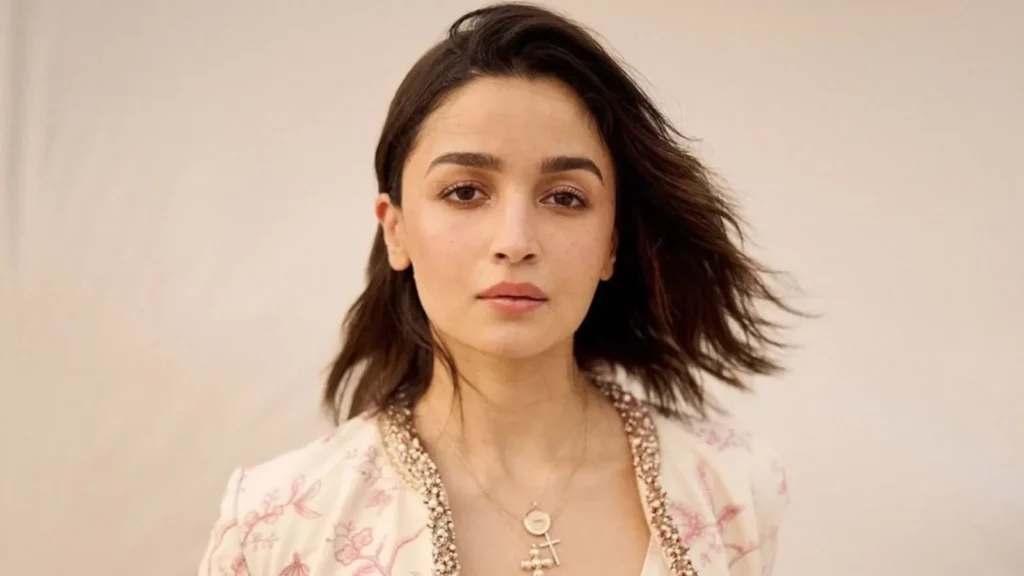Alia Bhatt’s Emotional Tribute to Soldiers & Families After Operation Sindoor – A Heartfelt Message 2 photo 10