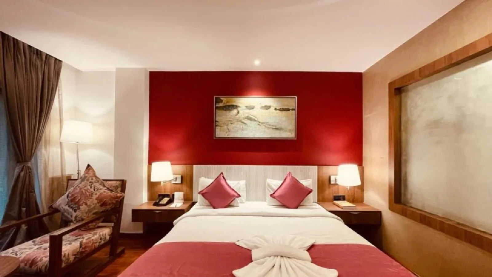 Through the Window: Jaipur Hotel Incident Sparks Traffic Jam